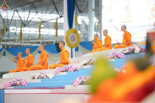 ภาพ No.159129:พิธีบูชาข้าวพระ ในวันอาทิตย์ต้นเดือน วันที่ 6 ตุลาคม พ.ศ. 2567 ณ สภาธรรมกายสากล วัดพระธรรมกาย