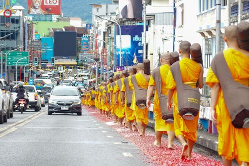 ภาพ No.128455:พิธีอัญเชิญพระบรมสารีริกธาตุ " ใจกลางเมืองนครหาดใหญ่ " เพื่อประดิษฐาน ณ มหารัตนเจดีย์สิริปทุมสวรรค์ (เจดีย์อริยพุทธะ 5 พระองค์) ศูนย์ปฏิบัติธรรมภาคใต้ อ.บางกล่ำ จ.สงขลา  วันที่ 9 มีนาคม พ.ศ. 2567 (ชุดที่ 2)