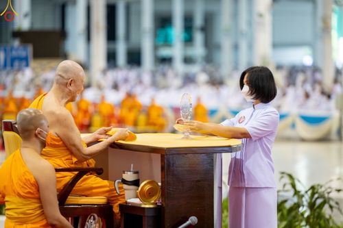 ภาพ No.83792:พิธีมอบโล่เกียรติยศ โครงการผู้นำแสงสว่างออนไลน์ ประจำปี 2565 ในวันอาทิตย์ที่ 2 กรกฎาคม พ.ศ. 2566 ณ วัดพระธรรมกาย