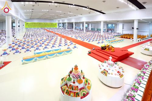 ภาพ No.215678:วันอาทิตย์ต้นเดือนที่ 6 เมษายน พ.ศ. 2568 พิธีทอดผ้าป่าสมทบ เพื่องานถวายมหาสังฆทาน 40,000 กว่าวัดทั่วประเทศ ณ สภาธรรมกายสากล วัดพระธรรมกาย