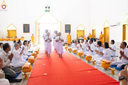 ภาพ No.101045:พิธีบรรพชาธรรมทายาท ในโครงการอุปสมบทบูชาธรรม มหาปูชนียาจารย์ พ.ศ. 2566 ณ วัดหนองไผ่ล้อม จ.ปราจีนบุรี วันที่ 2 ธันวาคม พ.ศ. 2566