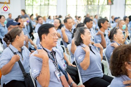 ภาพ No.259671:วันที่ 24 ตุลาคม พ.ศ. 2568 รพ.สต.คลองหนึ่ง อ.คลองหลวง สังกัด อบจ.ปทุมธานี จัดประชุมและมอบครุภัณฑ์ทางการแพทย์ เสริมพลัง อสม. ขับเคลื่อนสุขภาพชุมชนอย่างยั่งยืน ณ วัดพระธรรมกาย