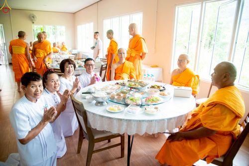 ภาพ No.261026:วันอังคารที่ 14 ตุลาคม พ.ศ. 2568 พิธีทอดกฐินสามัคคี "สร้างองค์พระเจดีย์เพื่อสร้างสันติภาพโลก" ขนาดหน้าตัก 10 เมตร ณ ศูนย์ปฏิบัติธรรมระยอง(บ้านช่องลม) ตำบลบางบุตร อำเภอบ้านค่าย จังหวัดระยอง