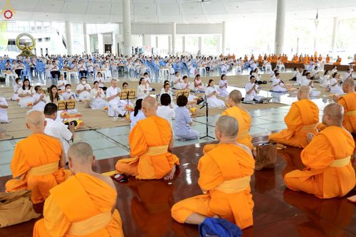 ภาพ No.228782:วันที่ 24 พฤษภาคม และ วันที่ 14 มิถุนายน พ.ศ.2568 พิธีถวายภัตตาหารเมนูสวรรค์ เพื่อการบรรลุธรรม ณ หอฉันคุณยายอาจารย์ฯ วัดพระธรรมกาย