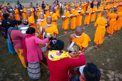 ภาพ No.130943:Photo Story ปฐมบรรพชาชาวพุทธมาร์มา Episode 4/5 วันที่ 13 กุมภาพันธ์พ.ศ. 2567 ณ วัดธัมจักร อรัญกุฏิ บังกลาเทศ