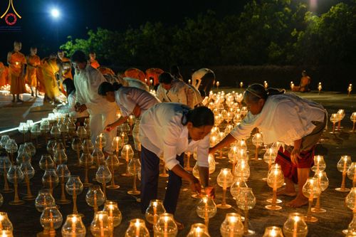 ภาพ No.125288:พิธีจุดโคมมาฆประทีป เพื่อถวายเป็นพุทธบูชา ณ เจดีย์สวรรค์ วัดบ้านขุน  อำเภอฮอด จังหวัดเชียงใหม่ วันเสาร์ที่ ๒๔ กุมภาพันธ์ พ.ศ. ๒๕๖๗