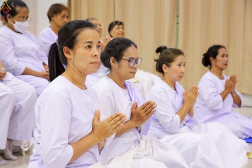 ภาพ No.248194:วันที่ 26-28 กันยายน พ.ศ. 2568 โครงการอบรมอุบาสกแก้ว อุบาสิกาแก้ว รุ่นที่ 3 ผู้แทนทอดกฐินสามัคคีทั่วไทย 30,000 วัด บูชาธรรม 81 ปี หลวงพ่อธัมมชโย ณ ธุดงคสถานสุราษฎร์ธานี