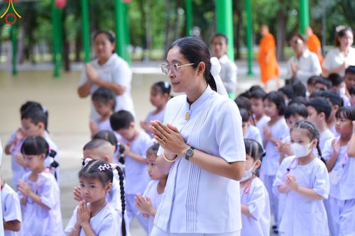 ภาพ No.144586:ชาวอำเภอคลองหลวง จังหวัดปทุมธานี ถวายเทียนพรรษามหามงคล เนื่องในเทศกาลเข้าพรรษา ประจำปี 2567 แด่คณะสงฆ์วัดพระธรรมกาย  วันพฤหัสบดีที่ 18 กรกฎาคม พ.ศ. 2567