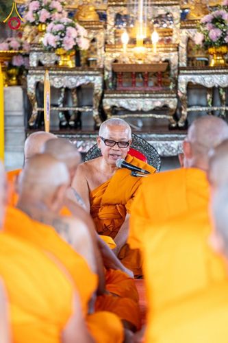 ภาพ No.181280:พิธีบรรพชาอุปสมบท ณ วัดบางโฉลงใน อ.บางพลี จ.สมุทรปราการ  วันที่ 7 ธันวาคม พ.ศ. 2567 ในโครงการอุปสมบทหมู่ บูชาธรรมมหาปูชนียาจารย์ ปี 2567 โดยทีมงานลูกพระธัมฯ  ศูนย์ปฏิบัติธรรมสมุทรปราการ