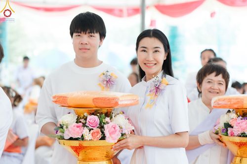 ภาพ No.158082:พิธีทอดผ้าป่า ติดตั้งแผ่นสิริฉะทะนะรัสมี(หลังคา) อาคาร 80 ปี หลวงพ่อธัมมชโย วันอาทิตย์ที่ 22 กันยายน พ.ศ. 2567 ณ ศูนย์ปฏิบัติธรรมวิหารแดง อ.วิหารแดง จ.สระบุรี