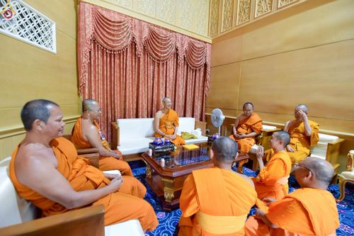 ภาพ No.231493:สัมมนาคณะสงฆ์ เพื่อการฟื้นฟูพระพุทธศาสนา  (ภาคตะวันออก 8 จังหวัด) ปราจีนบุรี ชลบุรี จันทบุรี ฉะเชิงเทรา นครนายก สระแก้ว ระยอง ตราด โครงการกฐินสามัคคีทั่วไทย 30,000 วัด ประจำปี พุทธศักราช 2568 ณ ศูนย์การศึกษาเขาแก้วเสด็จ  อาคารสภาธรรมทายาท  ต.บ้านนา อ.กบิ