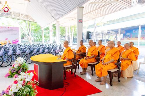 ภาพ No.193471:วัดพระธรรมกาย และ มูลนิธิธรรมกาย มอบของขวัญสนับสนุนงานวันเด็ก วันที่ 8 มกราคม พ.ศ. 2568 ณ อาคารโถงช้างฯ วัดพระธรรมกาย อ.คลองหลวง จ.ปทุมธานี