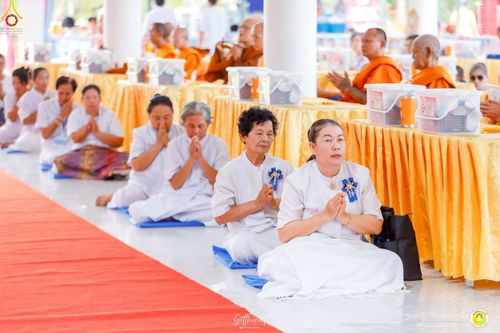 ภาพ No.236461:วันพุธที่ 30 กรกฏาคม  พ.ศ. 2568 พิธีถวายมหาสังฆทาน 81 วัด 81 ปี หลวงพ่อธัมชโย ครั้งที่ 2  ณ ศูนย์ปฏิบัติธรรมสวนผึ้ง ต.ท่าเคย อ.สวนผึ้ง จ.ราชบุรี