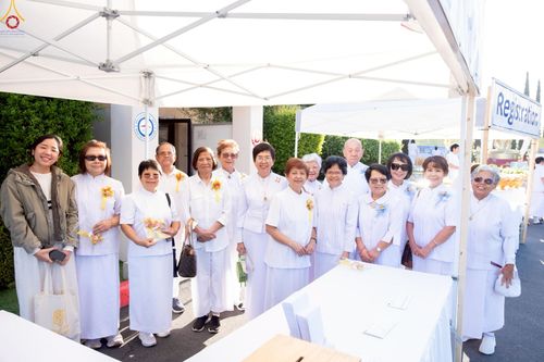 ภาพ No.252207:วันที่ 4-5 ตุลาคม พ.ศ. 2568  วัดพระธรรมกายแคลิฟอร์เนีย ประเทศสหรัฐอเมริกา ได้จัดพิธีตัดปอยผม โดยคณะสงฆ์ ญาติ ๆ และสาธุชน ให้กับนาคธรรมทายาท 8 ท่าน และได้จัดพิธีบรรพชา-อุปสมบท ฉลองพิธีทอดกฐินบรมจักรพรรดิ สร้างอุโบสถ 82 ปี บูชาธรรมหลวงพ่อธัมมชโย