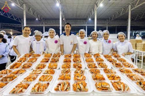 ภาพ No.120578:พิธีถวายภัตตาหารเป็นสังฆทาน แด่คณะพระธรรมยาตรา ปีที่ 12 วันที่ 29 มกราคม พ.ศ. 2567 ณ สภาธรรมกายสากล วัดพระธรรมกาย