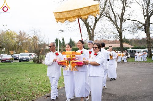 ภาพ No.96443:พิธีทอดกฐินวัดพระธรรมกายบอร์โด ประเทศฝรั่งเศส วันอาทิตย์ที่ 19 พฤศจิกายน พ.ศ. 2566 ณ วัดพระธรรมกายบอร์โด ประเทศฝรั่งเศส