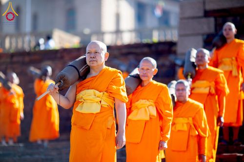 ภาพ No.232810:วันที่ 1 กรกฏาคม พ.ศ. 2568 Dhammayatra in South Africa 2025 ธรรมยาตราแอฟริกาใต้ — เส้นทางแห่งสติ สมาธิ และปัญญา ธรรมทายาทที่ได้อบรมโครงการบรรพชาอุปสมบทหมู่ครั้งที่ 2 ณ วัดพระธรรมกายโจฮันเนสเบิร์ก ประเทศแอฟริกาใต้