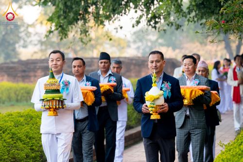ภาพ No.130436:พิธีบรรพชาธรรมทายาท ในโครงการบรรพชา 1,250 รูป ณ แดนประสูติ สวนลุมพินี ประเทศเนปาล วันที่ 9 มีนาคม พ.ศ. 2567