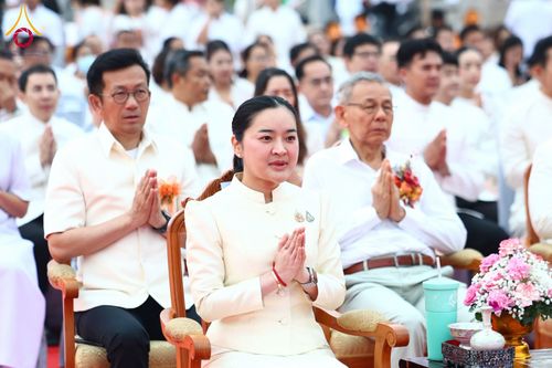 ภาพ No.210247:วันอาทิตย์ที่ 9 มีนาคม พ.ศ. 2568 พ่อเมืองโคราชจัดตักบาตรพระหมื่น ทำบุญเมือง 557 ปี