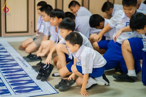 ภาพ No.183095:วันรวมพลังเด็กดี V-Star ผู้นำฟื้นฟูศีลธรรมโลก ณ ธุดงคสถานชลบุรี อ.ศรีราชา จ.ชลบุรี  ในวันเสาร์ที่ 16 พฤศจิกายน 2567