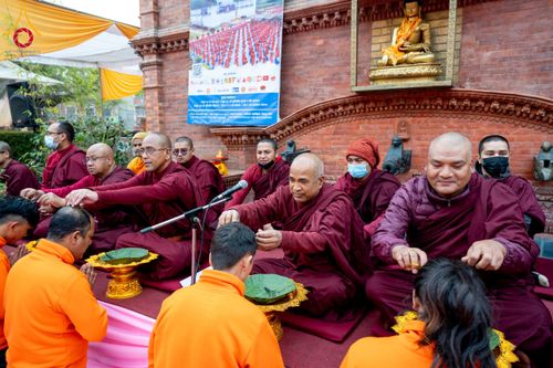 ภาพ No.129681:พิธีตัดปอยผมและแห่นาคธรรมทายาท ในโครงการบรรพชา 1,250 รูป ณ แดนประสูติ สวนลุมพินี ประเทศเนปาล วันที่ 2 มีนาคม พ.ศ. 2567