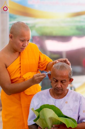 ภาพ No.276337:วันศุกร์ที่ 5 ธันวาคม 2568 (วันพ่อแห่งชาติ) พิธีบรรพชาอุปสมบทหมู่ธรรมทายาท จำนวน 14 รูป โครงการบรรพชาอุปสมบทหมู่ รุ่นบูชาธรรมมหาปูชนียาจารย์ ประจำปี 2568  ณ ศูนย์อบรมเยาวชนบางปะหัน จังหวัดพระนครศรีอยุธยา