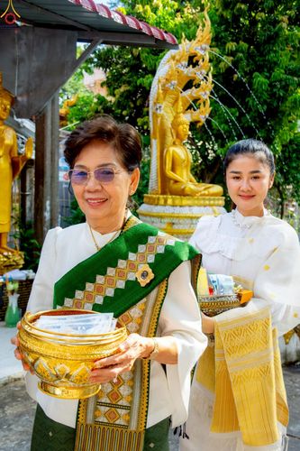 ภาพ No.271715:วันอาทิตย์ที่ 26 ตุลาคม พ.ศ. 2568 กฐินสมทบวัดต่างประเทศ โดยคณะศิษยานุศิษย์ บูชาธรรม 81 ปี  หลวงพ่อธัมมชโย ณ วัดสีอัมพอน นครเวียงจันทน์ สปป.ลาว