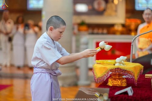 ภาพ No.149354:วัดพระธรรมกายลอนดอน สหราชอาณาจักร  ได้จัดพิธีบรรพชาสามเณรยุวธรรมทายาท  ในวันจันทร์ที่ 12 สิงหาคม พ.ศ. 2567