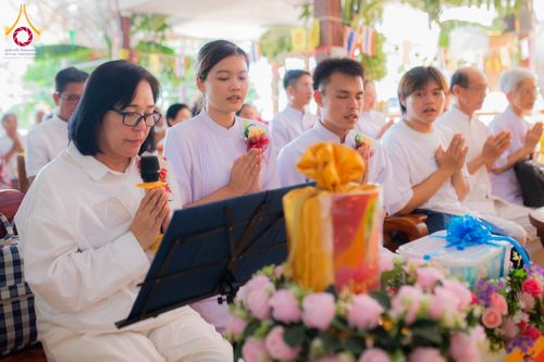 ภาพ No.178284:พิธีทอดกฐิน ณ ศูนย์ปฏิบัติธรรมเทียนถวาย ต.หนองไทร อ.ด่านขุนทด จ.นครราชสีมา ในโครงการทอดกฐินสามัคคีทั่วไทย 30,000 วัด บูชาธรรม 80 ปี หลวงพ่อธัมมชโย โดยคณะศิษยานุศิษย์วัดพระธรรมกาย วันที่ 7 พฤศจิกายน พ.ศ. 2567