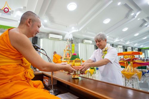 ภาพ No.165716:พิธีทอดกฐิน ศูนย์ปฎิบัติธรรมดอยหล่อ จ.เชียงใหม่ ในโครงการกฐินสามัคคีทั่วไทย 30,000 วัด บูชาธรรม 80 ปี หลวงพ่อธัมมชโย โดยคณะศิษยานุศิษย์วัดพระธรรมกาย วันที่ 20 ตุลาคม พ.ศ. 2567