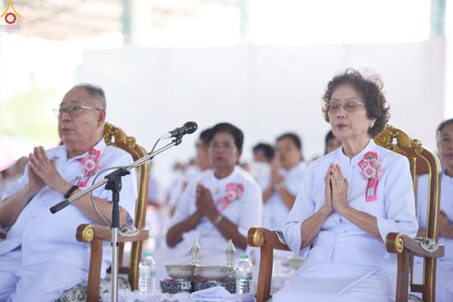 ภาพ No.262384:วันที่ 19 ตุลาคม พ.ศ. 2568 พิธีทอดกฐินสถาปนา แผ่นบันมงคลมหาเศรษฐี อาคาร 80 ปี หลวงพ่อธัมมชโย ในโครงการกฐินสามัคคีทั่วไทย 30,000 วัด บูชาธรรม 81 ปี หลวงพ่อธัมมชโย โดยคณะศิษยานุศิษย์วัดพระธรรมกาย ณ ศูนย์ปฏิบัติธรรมวิหารแดง ต.เจริญธรรม อ.วิหารแดง จ.สระบุรี