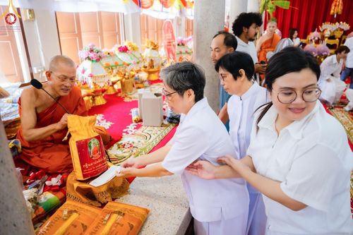 ภาพ No.164260:พิธีทอดกฐิน ณ วัดห้วยยาง จ.ชลบุรี ในโครงการกฐินสามัคคีทั่วไทย 30,000 วัด บูชาธรรม 80 ปี หลวงพ่อธัมมชโย โดย คณะศิษยานุศิษย์วัดพระธรรมกาย วันที่ 20 ตุลาคม พ.ศ. 2567