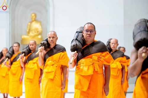 ภาพ No.189169:พระธรรมยาตราปฏิบัติธรรม และถ่ายภาพหมู่ประวัติศาสตร์ ในโครงการธรรมยาตรา กตัญญูบูชา มหาปูชนียาจารย์ พระมงคลเทพมุนี(สด จนฺทสโร) พระผู้ปราบมาร อนุสรณ์สถาน 7 แห่ง ปีที่ 13 วันที่ 4 มกราคม พ.ศ. 2568 ณ อนุสรณ์สถานมหาวิหารพระมงคลเทพมุนี (โลตัสแลนด์) อ.สองพี่น้อง