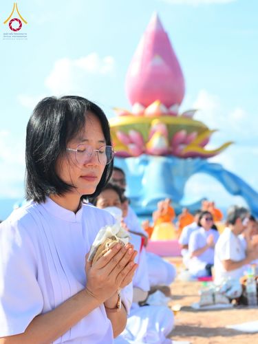 ภาพ No.162060:พิธีโปรยรัตนชาติ ลานอเนกประสงค์พญานาค 4 ตระกูล วันพฤหัสบดีที่ 17 ตุลาคม พ.ศ. 2567 ณ พุทธอุทยานนานาชาติ จังหวัดหนองคาย
