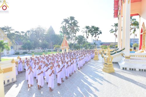 ภาพ No.184486:พิธีขอขมา มอบบาตรผ้าไตร บรรพชา อุปสมบท  ในโครงการอุปสมบทบูชาธรรมมหาปูชนียาจารย์ ณ วัดกลางพระอารามหลวง อ.เมืองบุรีรัมย์ จ.บุรีรัมย์ วันศุกร์ที่ 6 ธันวาคม พ.ศ. 2567