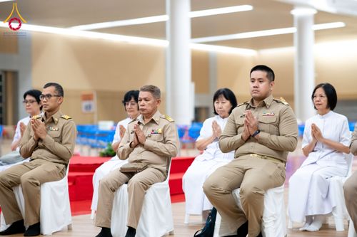 ภาพ No.208931:พระบาทสมเด็จพระเจ้าอยู่หัว ทรงมีพระราชศรัทธาทรงพระกรุณาโปรดเกล้าฯ ให้บำเพ็ญพระราชกุศลถวายภัตตาหารพระราชทาน การสอบบาลีสนามหลวง ณ วัดพระธรรมกาย ย อ.คลองหลวง จ.ปทุมธานี วันที่ 23-24 กุมภาพันธ์ พ.ศ. 2568