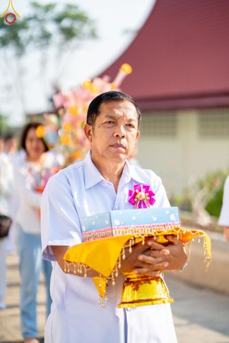 ภาพ No.189692:พิธีทอดผ้าป่าทำนุบำรุงศาสนสถาน ในโครงการธรรมยาตรา กตัญญูบูชา มหาปูชนียาจารย์ พระมงคลเทพมุนี(สด จนฺทสโร) พระผู้ปราบมาร อนุสรณ์สถาน 7 แห่ง ปีที่ 13 ณ วัดใหม่พิบูลย์ผล ต.บางเลน อ.สองพี่น้อง จ.สุพรรณบุรี วันที่ 5 มกราคม พ.ศ. 2568