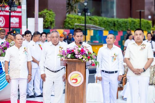 ภาพ No.237030:วันอาทิตย์ที่ 10 สิงหาคม พ.ศ. 2568 มหาสังฆทานครั้งยิ่งใหญ่ ตักบาตรพระ 10,000 รูป ถ.นิพัทธ์อุทิศ 3 ใจกลางนครหาดใหญ่ จ.สงขลา (ชุดที่ 2)