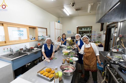 ภาพ No.148857:พิธีวางดวงแก้ว และโปรยรัตนชาติ  สถาปนาหมู่บ้านปฏิบัติธรรม และพิธีถวายภัตตาหารเพลแด่พระบวชใหม่ วัดป่าธรรมกายนานาชาติโทชิหงิ ประเทศญี่ปุ่น วันที่ 13 สิงหาคม พ.ศ. 2567