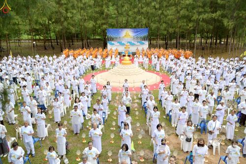 ภาพ No.238316:วันเสาร์ที่ 9 สิงหาคม พ.ศ. 2568 พิธีกลั่นแผ่นดิน โปรยทราย และจุดประทีปถวายเป็นพุทธบูชา จ.ระยอง สถาปนาองค์พระเจดีย์เพื่อสร้างสันติภาพโลก ณ ศูนย์ปฏิบัติธรรมระยอง(บ้านช่องลม) ต.บางบุตร อ.บ้านค่าย จ.ระยอง