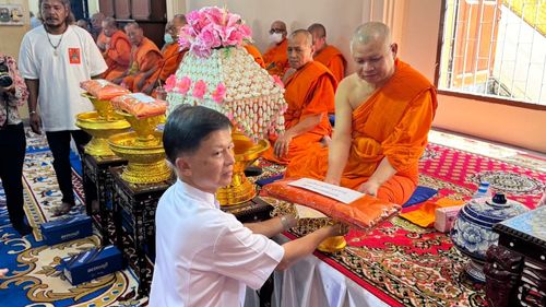 ภาพ No.172252:พิธีทอดกฐิน ณ วัดรวกสุทธาราม แขวงบางขุนศรี เขตบางกอกน้อย กรุงเทพฯ ในโครงการกฐินสามัคคีทั่วไทย 30,000 วัด บูชาธรรม 80 ปี หลวงพ่อธัมมชโย โดยคณะศิษยานุศิษย์วัดพระธรรมกาย วันที่ 26 ตุลาคม พ.ศ. 2567