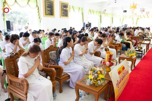 ภาพ No.174395:พิธีทอดกฐิน วัดสาลวัน จ.นครปฐม ในโครงการกฐินสามัคคีทั่วไทย 30,000 วัด บูชาธรรม 80 ปี หลวงพ่อธัมมชโย โดยคณะศิษยานุศิษย์วัดพระธรรมกาย วันที่ 10 พฤศจิกายน พ.ศ. 2567