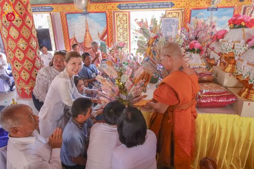 ภาพ No.172785:พิธีทอดกฐิน ณ วัดหนองมะจับ จ.เชียงใหม่ ในโครงการกฐินสามัคคีทั่วไทย 30,000 วัด บูชาธรรม 80 ปี หลวงพ่อธัมมชโย โดยคณะศิษยานุศิษย์วัดพระธรรมกาย วันที่ 1 พฤศจิกายน พ.ศ.2567