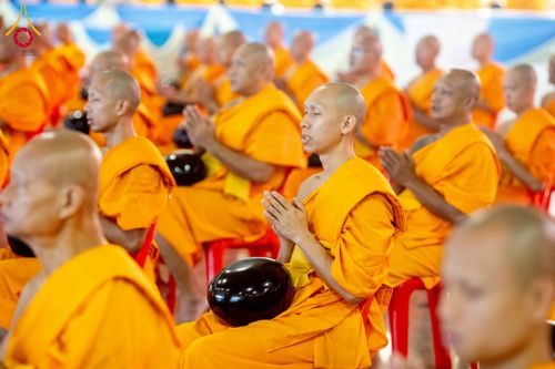 ภาพ No.223312:วันวิสาขบูชา วันอาทิตย์ที่ 11 พฤษภาคม พ.ศ. 2568 พิธีตักบาตร และปฎิบัติธรรม ณ สภาธรรมกายสากล วัดพระธรรมกาย