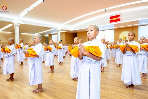 ภาพ No.215742:วันเสาร์ที่ 5 เมษายน พ.ศ. 2568 พิธีขอบรรพชา พิธีขอสรณคมน์และศีล  พิธีขอนิสสัย พิธีถวายบาตร ในโครงการบรรพชาสามเณรฟื้นฟูพระพุทธศาสนาทั่วไทย , โครงการหน่อแก้วเปรียญธรรม รุ่นที่ 13 ,  โครงการสามเณรยุวธรรมทายาท รุ่นที่ 33 , โครงการสามเณรมัชฌิมธรรมทายาท รุ่นที