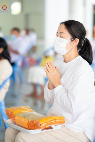 ภาพ No.102199:พิธีบุพเปตพลี ครั้งที่ 144 อุทิศบุญแด่หมู่ญาติที่ล่วงลับไปแล้ว และสืบทอดอายุพระพุทธศาสนา วันอังคารที่ 12 ธันวาคม พ.ศ. 2566 (วันพระแรม 15 ค่ำ เดือน 12) ณ หอฉันคุณยายอาจารย์ฯ วัดพระธรรมกาย