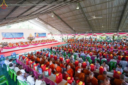 ภาพ No.152341:พิธีถวายมหาสังฆทานแด่พระภิกษุสงฆ์จำนวน 400 รูป ปีที่ 20 ณ ศูนย์อบรมเยาวชนผาสุกวนิช จ.ราชบุรี วันเสาร์ที่ 31 สิงหาคม พ.ศ. 2567