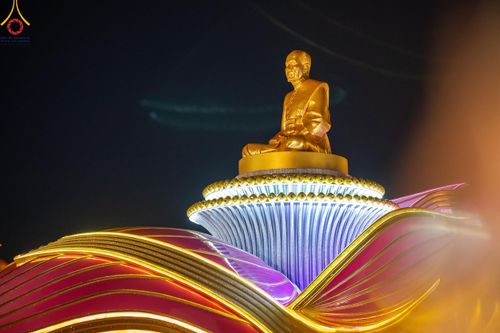 ภาพ No.122190:พิธีจุดประทีปถวายเป็นพุทธบูชา และบูชาธรรมมหาปูชนียาจารย์ พระมงคลเทพมุนี(สด จนฺทสโร) ในโครงการธรรมยาตรา กตัญญูบูชา มหาปูชนียาจารย์ พระมงคลเทพมุนี(สด จนฺทสโร) พระผู้ปราบมาร อนุสรณ์สถาน 7 แห่ง ปีที่ 12 วันที่ 31 มกราคม พ.ศ. 2567 ณ วัดพระธรรมกาย จ.ปทุมธานี (