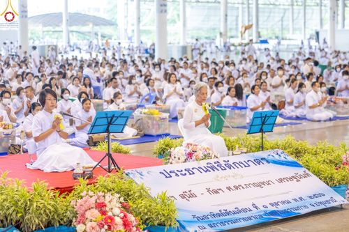 ภาพ No.89419:พิธีตักบาตร ข้าวสารอาหารแห้ง พิธีบูชาข้าวพระ และพิธีจุดเทียนใจ ไฟนิรันดร์  อนันตชัย ณ สภาธรรมกายสากล วัดพระธรรมกาย วันอาทิตย์ที่ 1 ตุลาคม พ.ศ. 2566