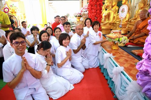 ภาพ No.182581:พิธีทอดกฐิน ณ วัดบ่อน้ำจืด อ.กำแพงแสน จ.นครปฐม ในโครงการทอดกฐินสามัคคีทั่วไทย 30,000 วัด บูชาธรรม 80 ปี หลวงพ่อธัมมชโย โดยคณะศิษยานุศิษย์วัดพระธรรมกาย วันที่ 10 พฤศจิกายน พ.ศ. 2567